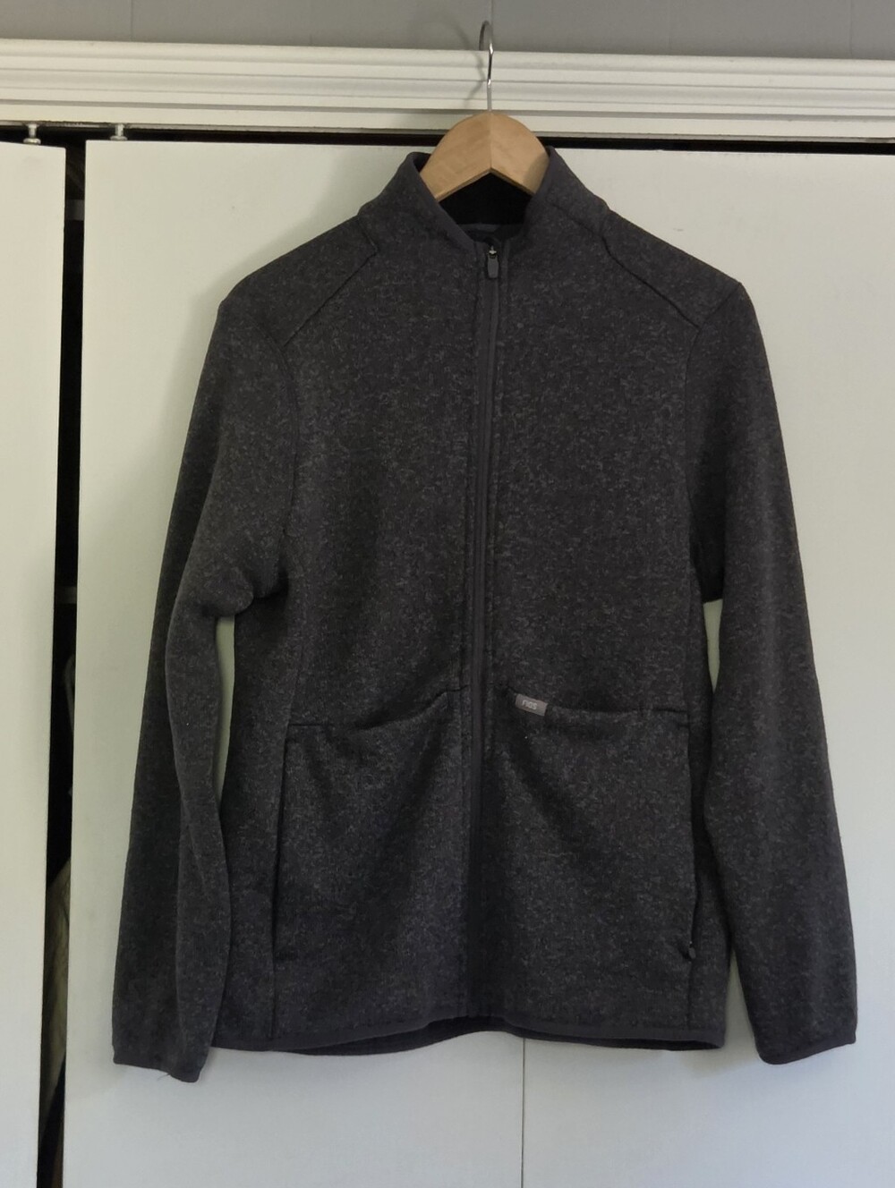 Figs Full-Zip Sweater Jacket in Heather Charcoal